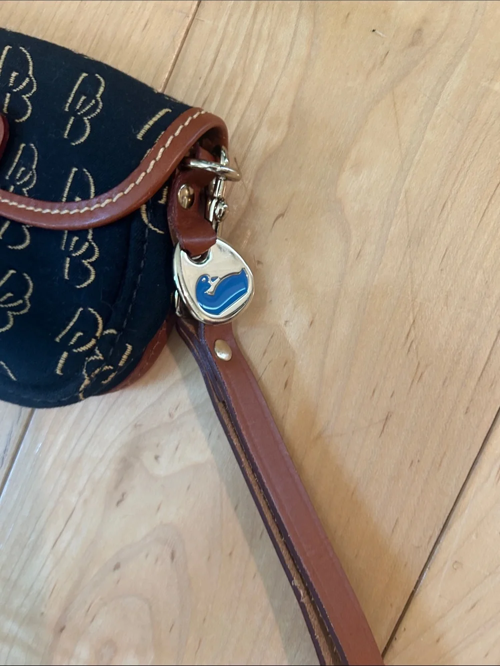 Dooney & Bourke small pouch